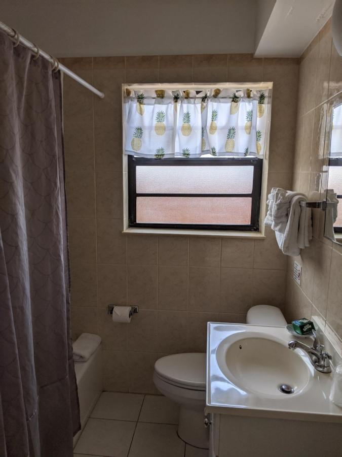 Breakaway Inn Guest House Lauderdale-by-the-Sea Esterno foto
